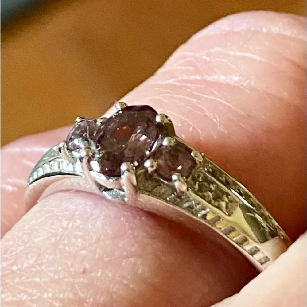 NWT Color Change Garnet & White Zircon Ring in .925 Sterling Silver - Picture 9 of 11